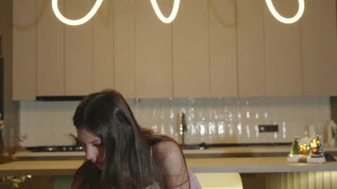 Naomi online show from 12-05-25, 02:09