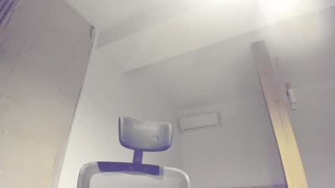 Snapshot of whisperoflust chatting on 01-21-25, 09:46 Michael online show from 01-21-25, 09:46