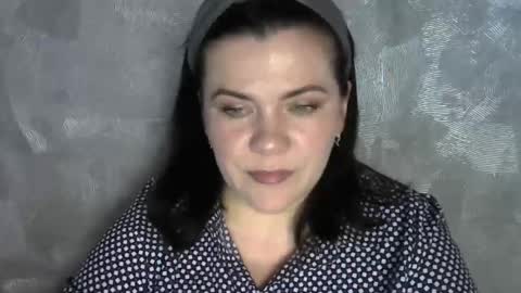 white__queen_ online show from 06-05-26, 07:14