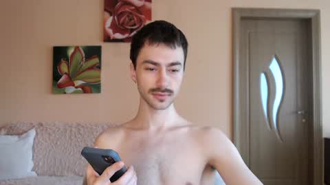 Snapshot of white_sport chatting on 07-19-26, 12:09 Tom online show from 07-19-26, 12:09