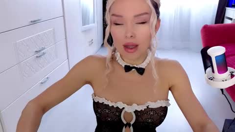 WhiteLaBunny online show from 02-08-26, 07:01