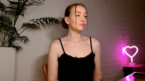 Snapshot of whiteprincessluna chatting on 07-21-26, 01:02 You wont find me here on Saturdays and Sundays online show from 07-21-26, 01:02