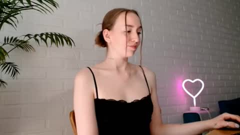 Snapshot of whiteprincessluna chatting on 07-31-26, 12:04 You wont find me here on Saturdays and Sundays online show from 07-31-26, 12:04