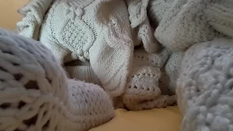 whitesweater online show from 02-02-26, 06:23