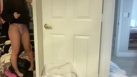 Snapshot of whitneyoc chatting on 11-19-25, 07:58 iamwhitneyoc online show from 11-19-25, 07:58