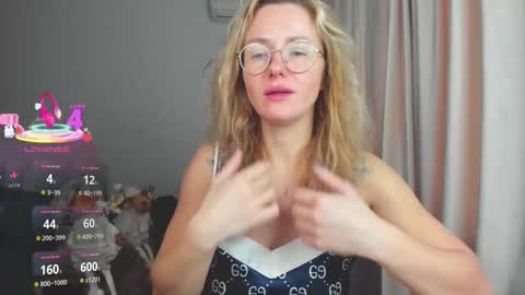 whitneypunnch online show from 12-18-25, 06:52