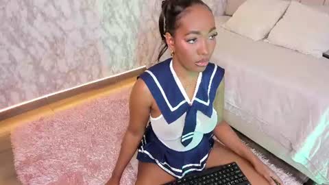Snapshot of whitneyyfox chatting on 06-25-26, 07:35 whitneyyfox online show from 06-25-26, 07:35