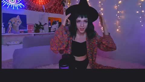 Snapshot of whoalexxa chatting on 11-06-25, 11:33 Alexa online show from 11-06-25, 11:33