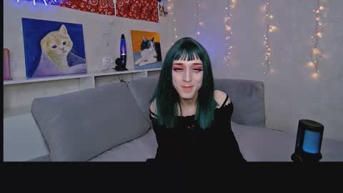 Snapshot of whoalexxa chatting on 11-15-25, 01:18 Alexa online show from 11-15-25, 01:18