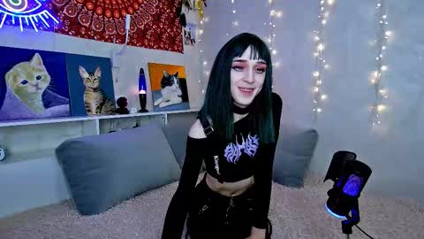 Snapshot of whoalexxa chatting on 11-29-25, 12:19 Alexa online show from 11-29-25, 12:19