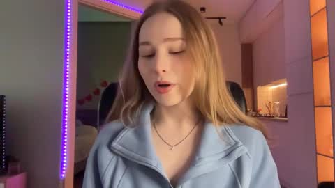 Alisa online show from 12-08-24, 06:33