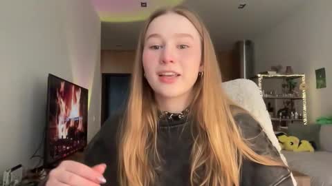 Snapshot of whoisalisa chatting on 02-11-26, 07:46 Alisa online show from 02-11-26, 07:46