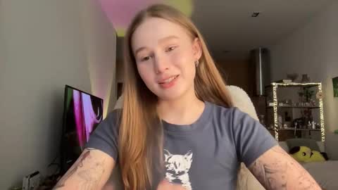 Snapshot of whoisalisa chatting on 02-28-26, 07:42 Alisa online show from 02-28-26, 07:42