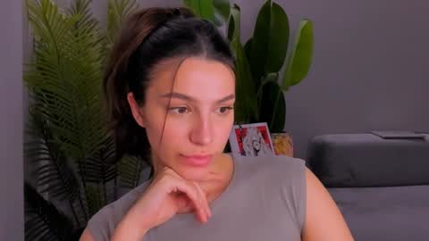 Snapshot of whoislulu chatting on 01-31-25, 01:56 whoislulu online show from 01-31-25, 01:56