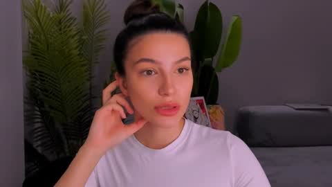 Snapshot of whoislulu chatting on 01-31-25, 10:21 whoislulu online show from 01-31-25, 10:21