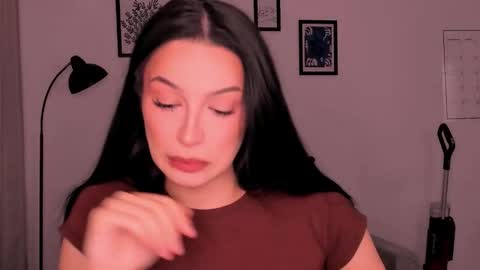 Snapshot of whoislulu chatting on 11-01-25, 08:33 whoislulu online show from 11-01-25, 08:33