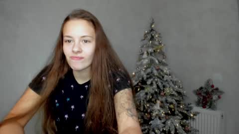 Snapshot of why_again_me chatting on 12-27-24, 09:54 Veronica online show from 12-27-24, 09:54