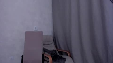 Snapshot of why_again_me chatting on 02-14-25, 01:51 Veronica online show from 02-14-25, 01:51