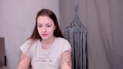 Snapshot of why_again_me chatting on 02-23-25, 06:23 Veronica online show from 02-23-25, 06:23