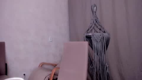 Snapshot of why_again_me chatting on 02-23-25, 09:26 Veronica online show from 02-23-25, 09:26