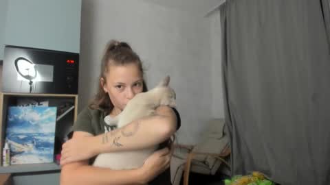 Snapshot of why_again_me chatting on 09-10-25, 06:30 Veronica online show from 09-10-25, 06:30