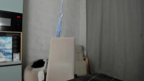 Snapshot of why_again_me chatting on 11-08-25, 05:56 Veronica online show from 11-08-25, 05:56