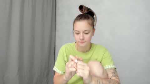 Snapshot of why_again_me chatting on 02-08-26, 07:28 Veronica online show from 02-08-26, 07:28