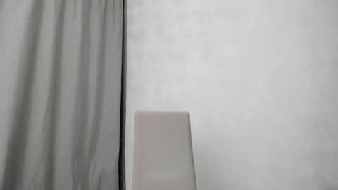 Snapshot of why_again_me chatting on 02-13-26, 08:16 Veronica online show from 02-13-26, 08:16