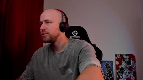 Snapshot of why_you_so_serious chatting on 12-13-24, 08:37 VI online show from 12-13-24, 08:37