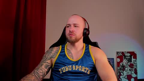 Snapshot of why_you_so_serious chatting on 12-19-24, 04:13 VI online show from 12-19-24, 04:13