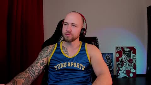 Snapshot of why_you_so_serious chatting on 12-19-24, 07:18 VI online show from 12-19-24, 07:18