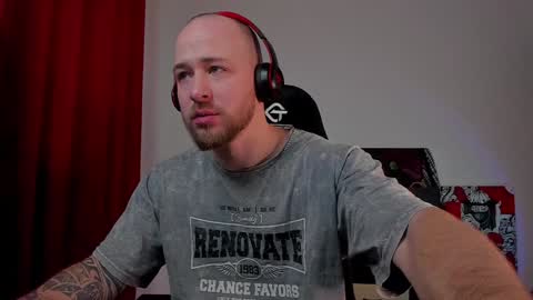 Snapshot of why_you_so_serious chatting on 01-08-25, 03:50 VI online show from 01-08-25, 03:50