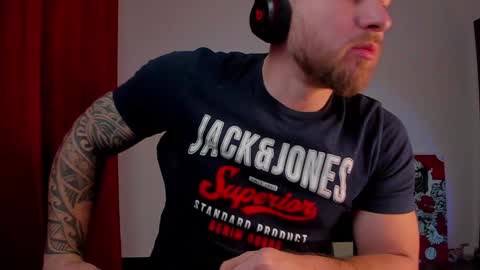 Snapshot of why_you_so_serious chatting on 01-10-25, 08:15 VI online show from 01-10-25, 08:15