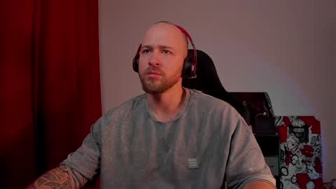 Snapshot of why_you_so_serious chatting on 01-16-25, 07:20 VI online show from 01-16-25, 07:20