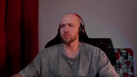 Snapshot of why_you_so_serious chatting on 01-18-25, 07:37 VI online show from 01-18-25, 07:37