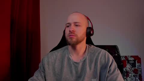 Snapshot of why_you_so_serious chatting on 01-20-25, 07:46 VI online show from 01-20-25, 07:46