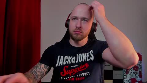 Snapshot of why_you_so_serious chatting on 01-22-25, 02:35 VI online show from 01-22-25, 02:35