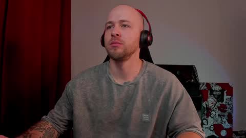 Snapshot of why_you_so_serious chatting on 01-29-25, 07:00 VI online show from 01-29-25, 07:00