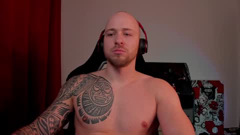 Snapshot of why_you_so_serious chatting on 01-29-25, 10:01 VI online show from 01-29-25, 10:01