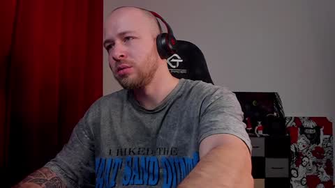 Snapshot of why_you_so_serious chatting on 02-01-25, 03:50 VI online show from 02-01-25, 03:50