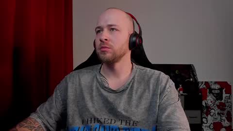 Snapshot of why_you_so_serious chatting on 02-01-25, 06:51 VI online show from 02-01-25, 06:51