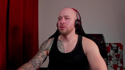 Snapshot of why_you_so_serious chatting on 02-03-25, 04:10 VI online show from 02-03-25, 04:10