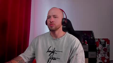 Snapshot of why_you_so_serious chatting on 03-04-25, 01:06 VI online show from 03-04-25, 01:06