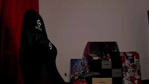 Snapshot of why_you_so_serious chatting on 03-08-25, 04:39 VI online show from 03-08-25, 04:39