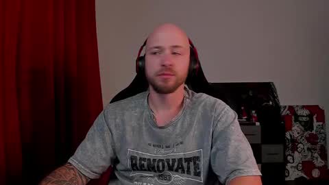 Snapshot of why_you_so_serious chatting on 03-09-25, 08:42 VI online show from 03-09-25, 08:42