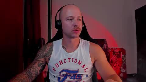 Snapshot of why_you_so_serious chatting on 09-10-25, 05:13 VI online show from 09-10-25, 05:13