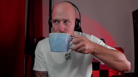 Snapshot of why_you_so_serious chatting on 09-14-25, 06:07 VI online show from 09-14-25, 06:07