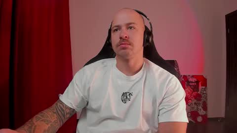 Snapshot of why_you_so_serious chatting on 10-25-25, 05:30 VI online show from 10-25-25, 05:30