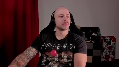 Snapshot of why_you_so_serious chatting on 12-20-25, 06:15 VI online show from 12-20-25, 06:15