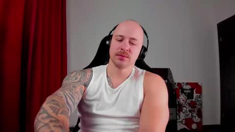 Snapshot of why_you_so_serious chatting on 01-10-26, 03:58 VI online show from 01-10-26, 03:58